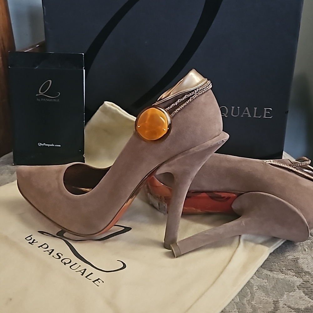 Q by Pasquale Soft Pink Suede Italian made heels size 36 NIB See Description Plz - Picture 5 of 16